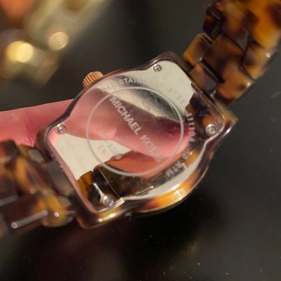 MK Watch - Picture 3 of 3